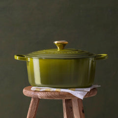 Signature Round Dutch Oven